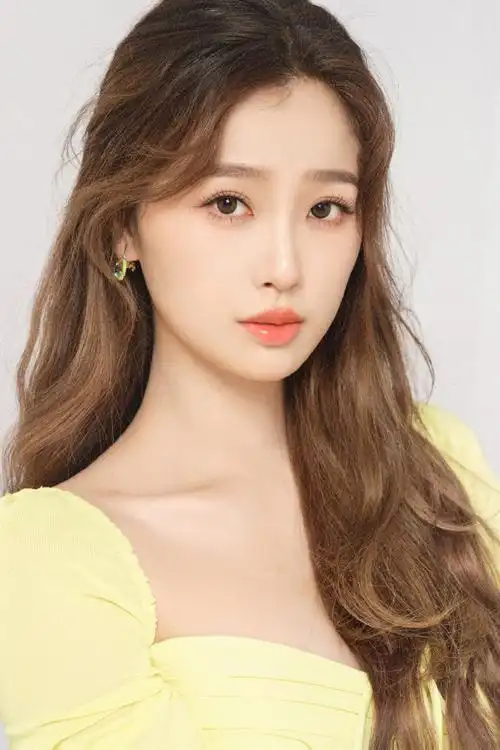 虞书欣超话93#虞书欣夏日柠檬黄写真#清新夏日,来一杯欣欣@虞书欣