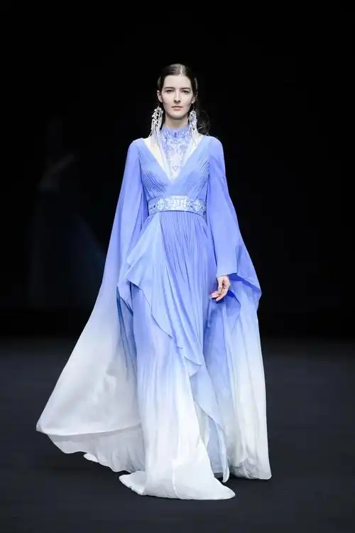 盖娅传说服饰历时近6个月的创作和打磨《山水霓裳》-好玩的思考者