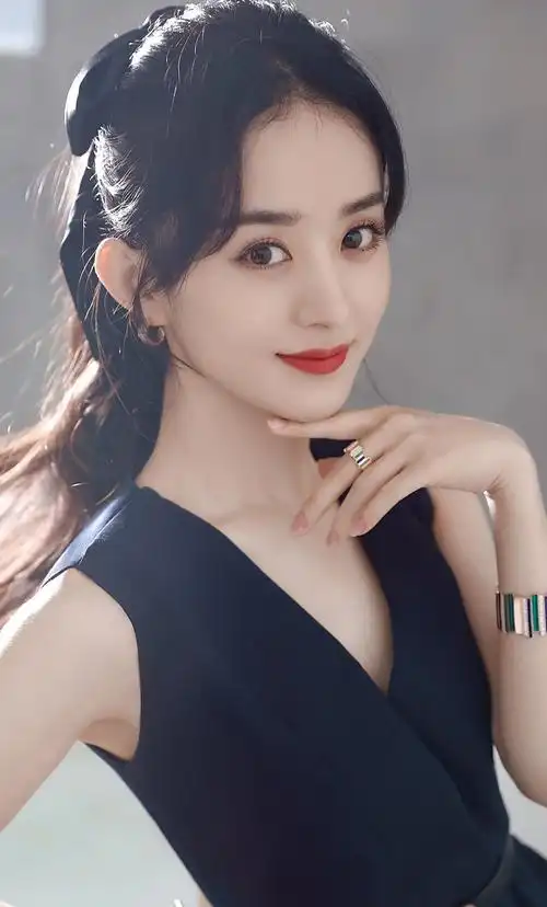 一样的赵丽颖的眼睛有自己的特点和美好赵丽颖的眼睛有一个很大的特点