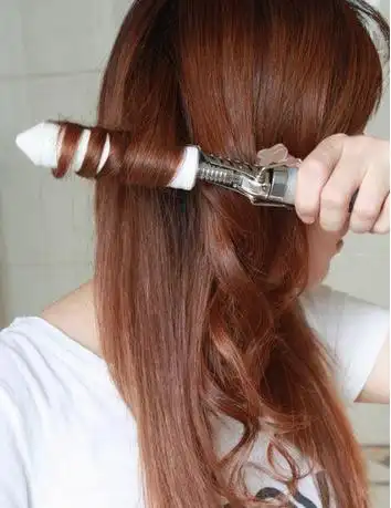 首页 装修日记 卷发棒伤头发吗 如何降低伤害    2,选择卷发棒为蒸气