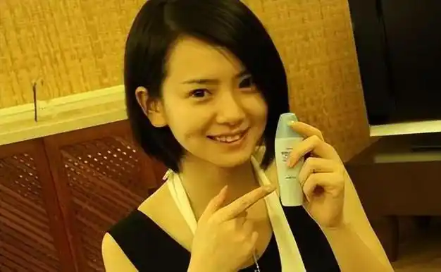 戚薇大胆写真震撼娱乐圈,火辣身材引发热议:这谁顶得住啊!|李承铉|袁