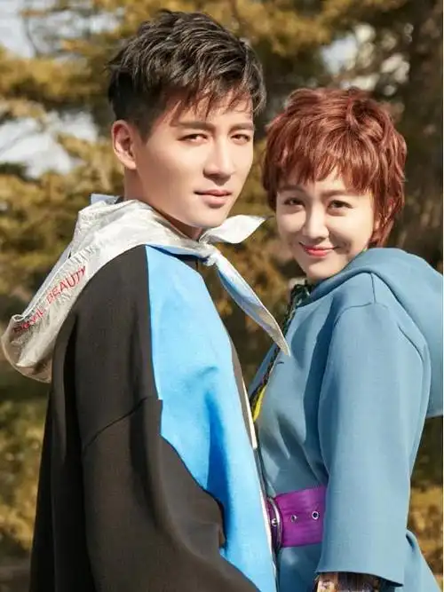 荧屏情侣,走下场依旧引领时尚,姜妍和魏千翔时尚写真惊艳不已