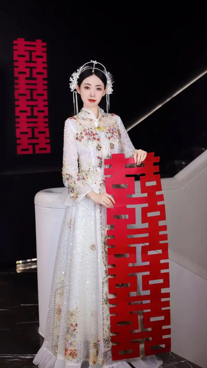 是谁的月光女神呢～唯美新中式秀禾服.