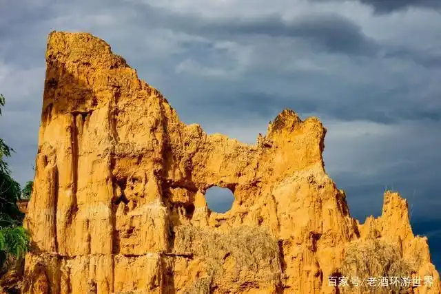 实拍云南元谋土林景区,连绵土柱真像极森林,惊叹大自然鬼斧神工