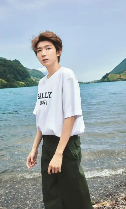 王源电影盗火者##王源客厅狂欢巡演##王源演唱会主题房爆火##王创