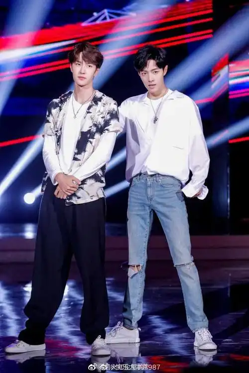 如何评价8月10日肖战王一博在快乐大本营的表现?