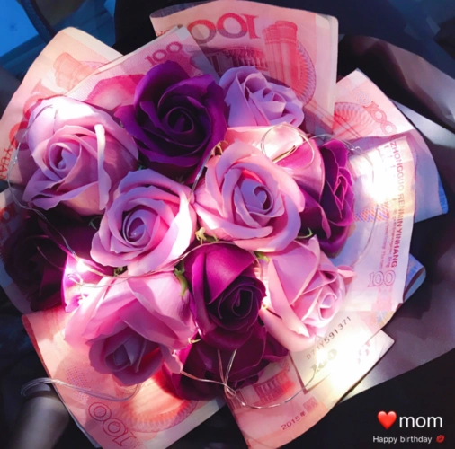 创意11朵手捧花玫瑰香皂花 情人节生日礼物女生闺蜜 毕业礼品精致