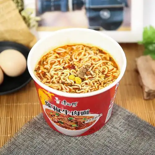 康师傅泡面红油爆椒牛肉面经典桶装12桶方便速食食品整箱装方便面