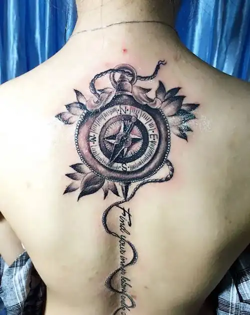 后背指南针纹身图片_成品背部欧美清新纹身图案