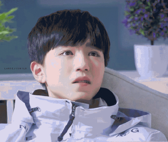 剧中小哭包担当#王俊凯在《超少年密码》里面的夏常安就是一个小哭包