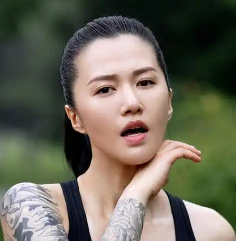 谭维维纹身图片高清图案大全_布阁拉