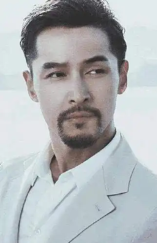胡歌留胡子依然帅气看到照片后网友胡子造型更迷人