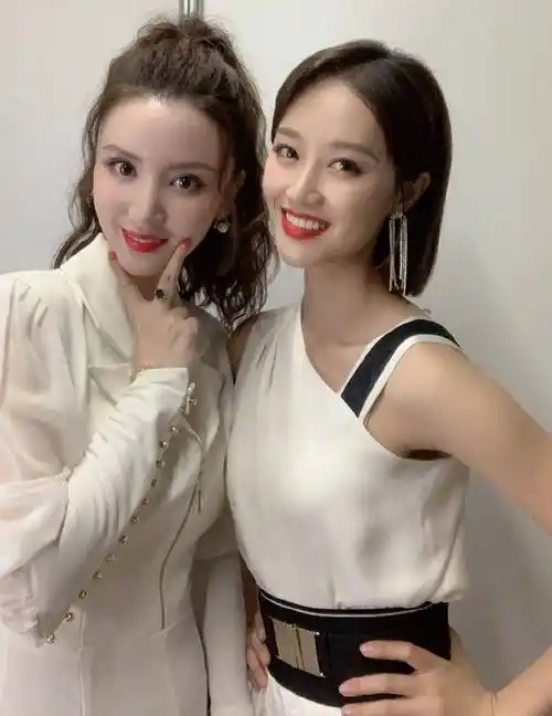 夸万茜为全能之王,眼光跟张雨绮不一样_金晨_姐姐_李斯丹妮