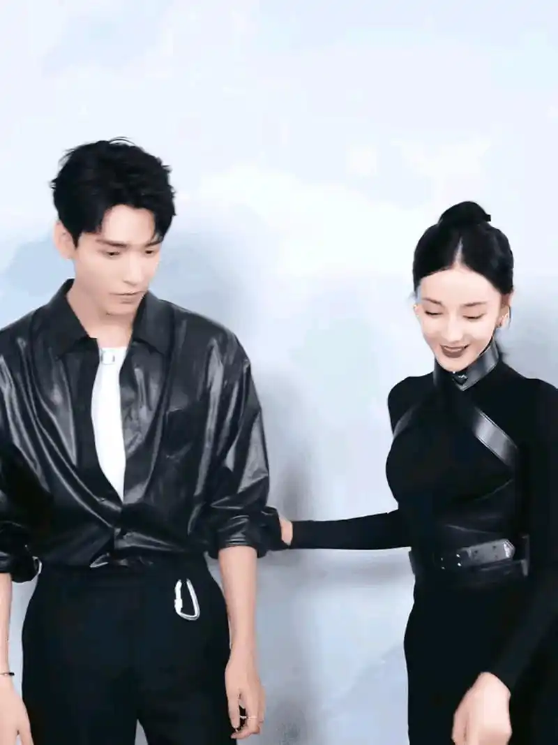 龚俊 热巴=绝代双骄!