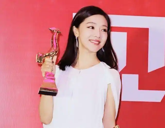 演员邓家佳:手握金鸡奖和百花奖的无名之辈|全民目击|孙红雷_网易订阅