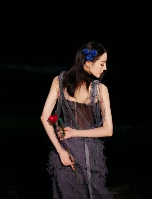 迪丽热巴第二套造型好绝的大美女啊这样的美人谁能不爱呢