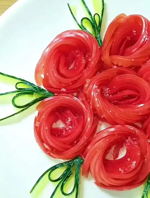 凉拌西红柿,要想上档次摆盘很重要 家常菜 厨艺