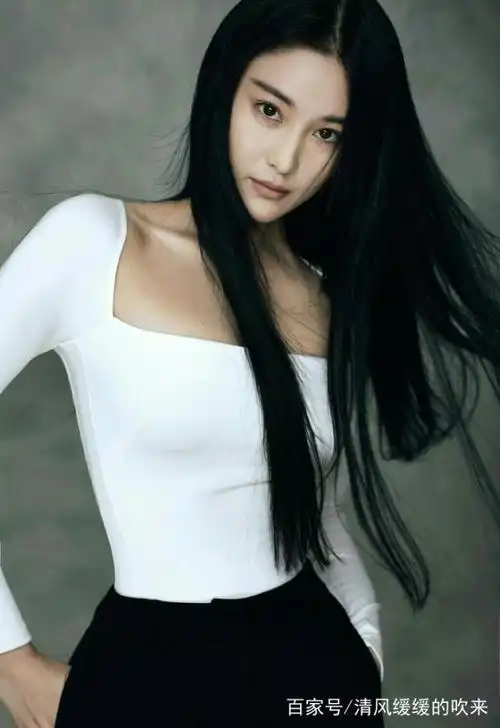 5月10日上午,张馨予在微博上晒出了几张聊天的截图,还发文称代购需