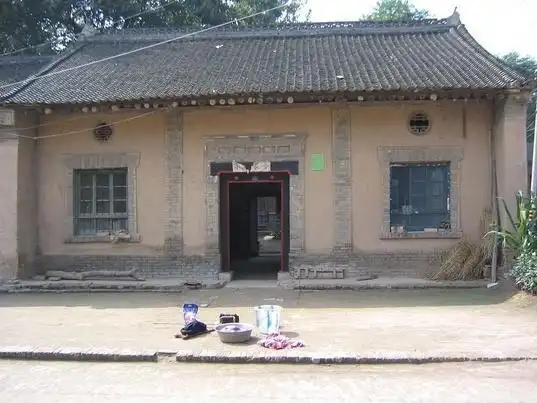 来看看满满的回忆80年代农村自建房现在大多数都不存了