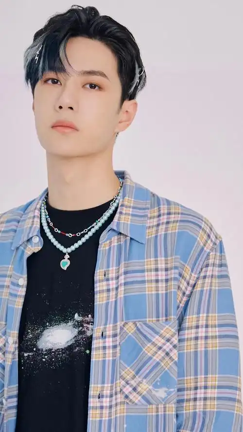 王一博冷峻帅气手机壁纸