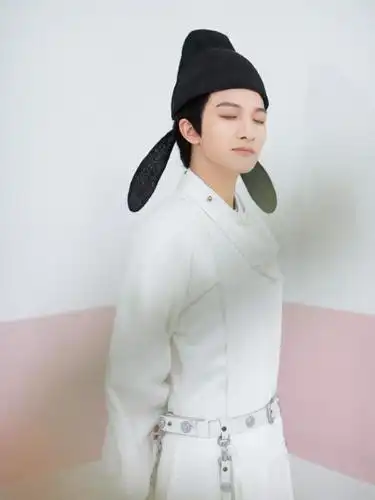 继《与卿》后,周深的又一首绝美古风歌曲,网友直呼为"仙音"!