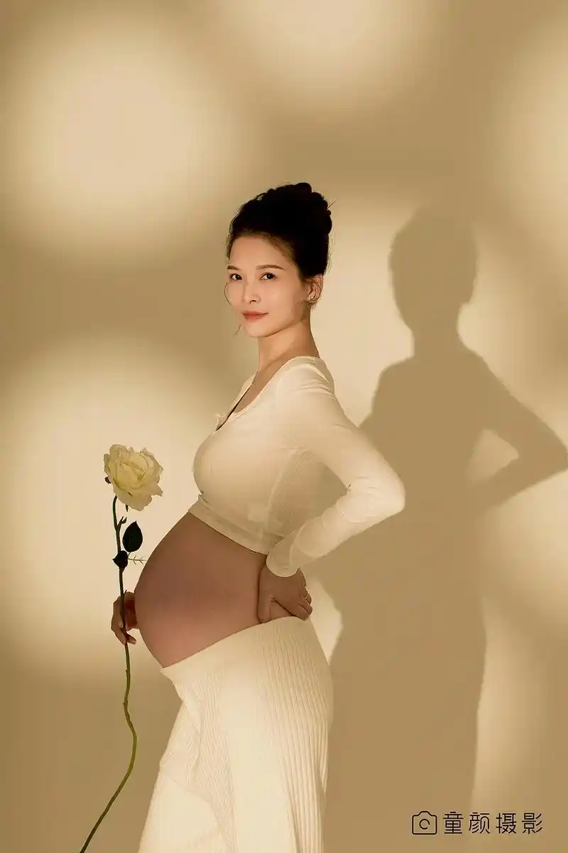 最美孕照 - 洁 - 抖音