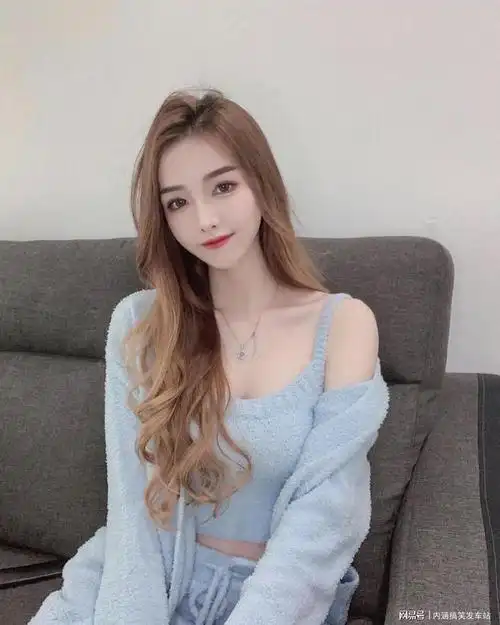 今日养眼美女马来女神yvonne白皙皮肤钟爱小吊带甜美可人