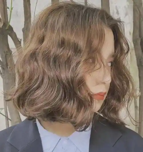 氛围感短卷发_脸型_短发_巴掌