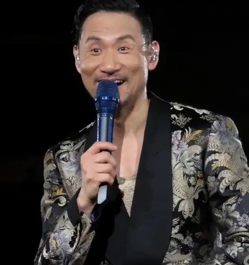 张学友62岁演唱会再唱偷心歌神魅力不减当年