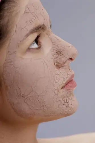 皮肤极度缺水如何补水教大家如何让它恢复水嫩