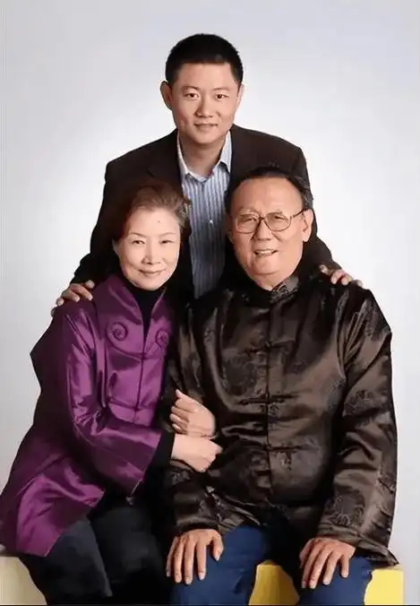 何琳:从上海走出的国际影后,她是老艺术家吕中的儿媳妇_表演_中国