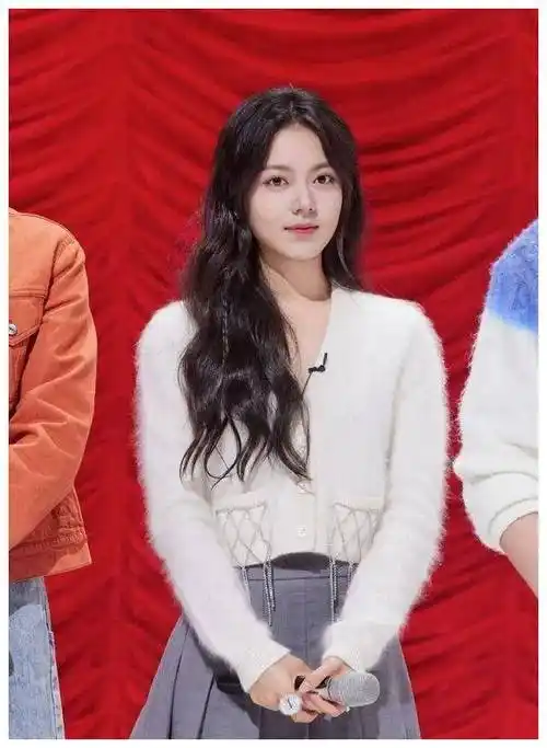 赵今麦榜首学霸引领名校风云抵挡不住miumiu的诱惑