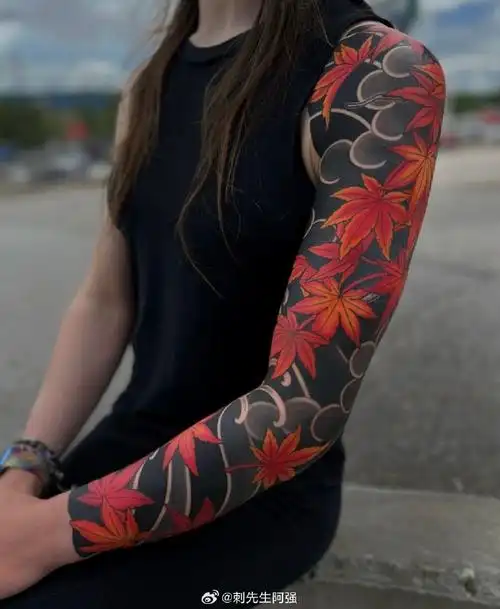 花臂纹身##老传统纹身##枫叶纹身