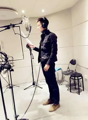 唐青枫cv赵乾景照片:唐二叫你接电话铃声:点我试听唐青枫:唐盟主叫你