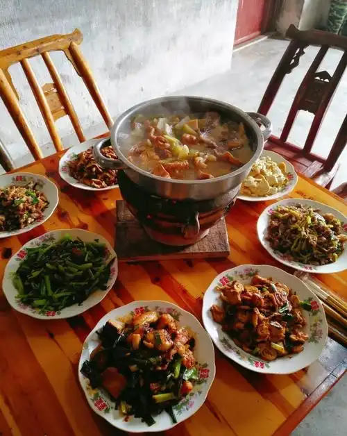 沌口惊现最"土"农家菜!柴火土灶大锅带我们回到儿时._广水