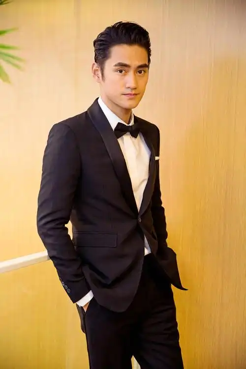 组图:袁弘曝小清新写真 温文尔雅帅气男神范儿_高清图集_新浪网