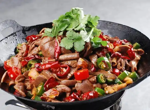 鸡杂处理得好,怎么做都美味,干锅鸡杂,泡椒鸡杂做起来