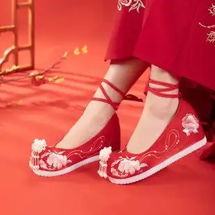 秋季秀禾婚鞋中式新娘结婚鞋红色绣花鞋女古风汉服鞋子配秀禾服鞋