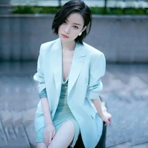 sandromoscoloni2021秋新款倪妮明星同款西服薄荷绿小西装外套女