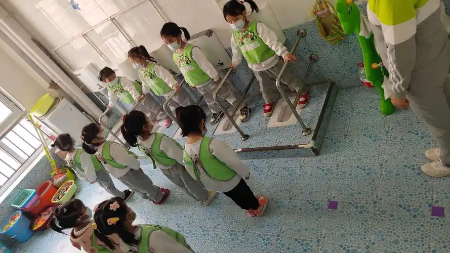 【春田花仔幼儿园】"童心抗疫 我们在行动"
