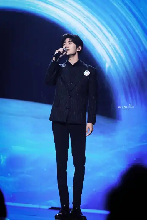 易烊千玺不辞星海舞台##易烊千玺献唱不辞星海