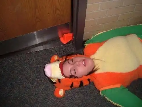 女生醉酒的骇人照片 女生醉酒的下场 女人醉酒的下场