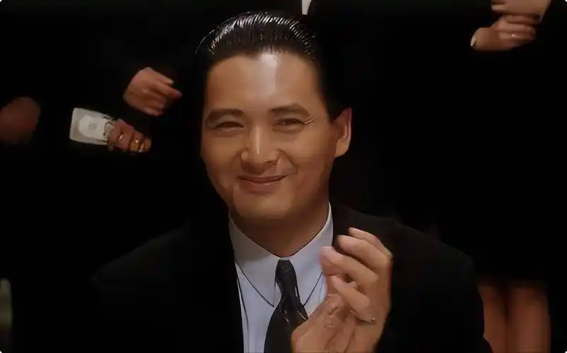 《英雄本色》,《上海滩》,《赌神》系列的电影至今仍是港剧的巅峰之作