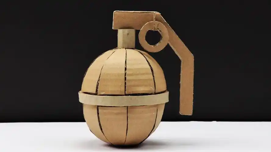简单好玩的硬纸板玩具手榴弹,想做多大就做多大,以假乱真!#手工#diy