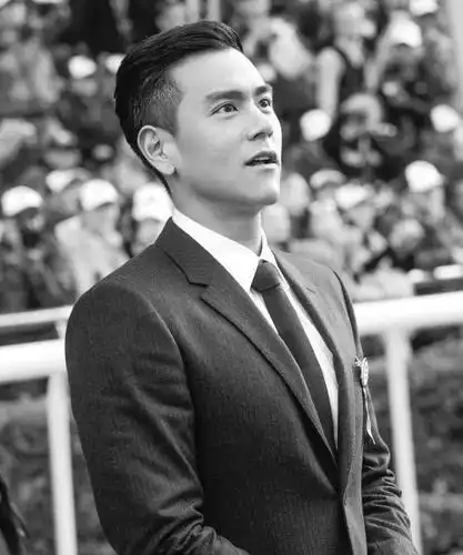 明星油头造型刘昊然有种现代复古气息唐艺昕比张若昀还帅