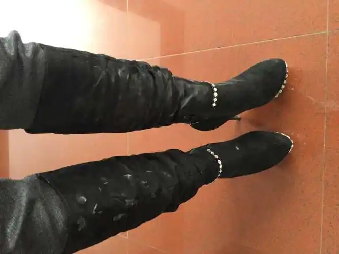 现在可以穿这种靴子吗,会不会很热