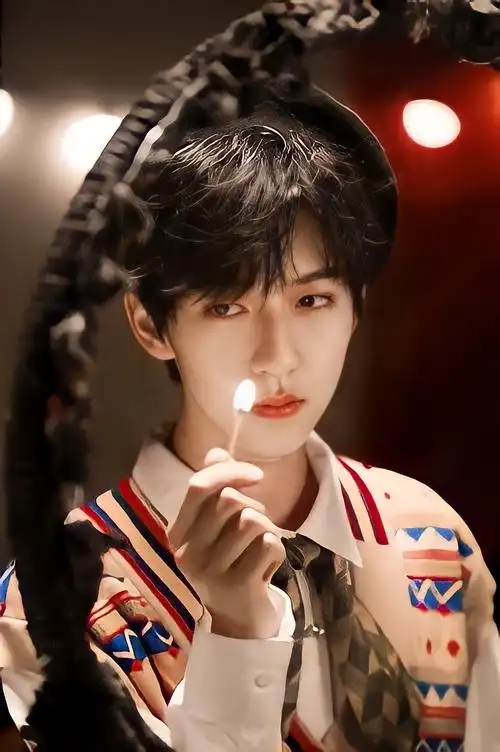 期待美少年贺峻霖