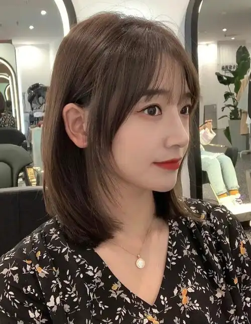 法式刘海#发色推荐  #成都烫发染发接发  #中长发发型