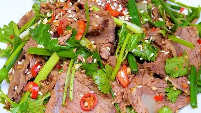 秋天牛肉不要老是红烧,教你做四川特色盐边牛肉,比酱牛肉还好吃