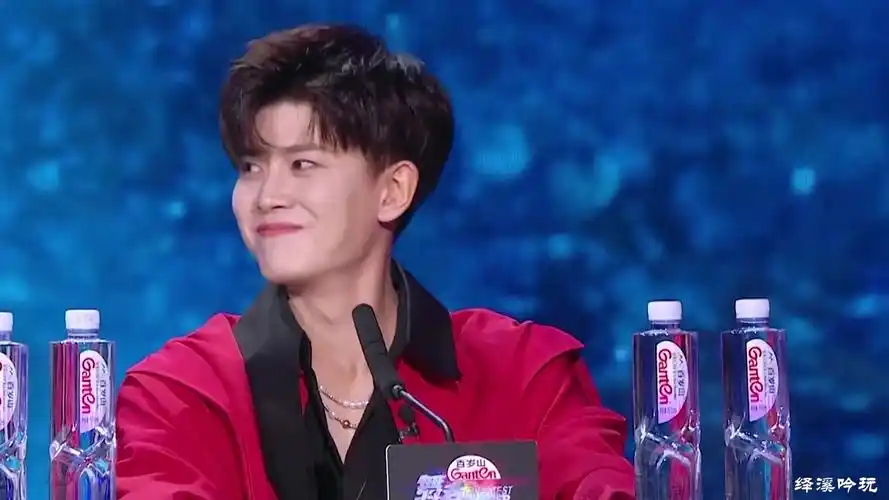 任嘉伦你笑起来真好看踩点微笑混剪